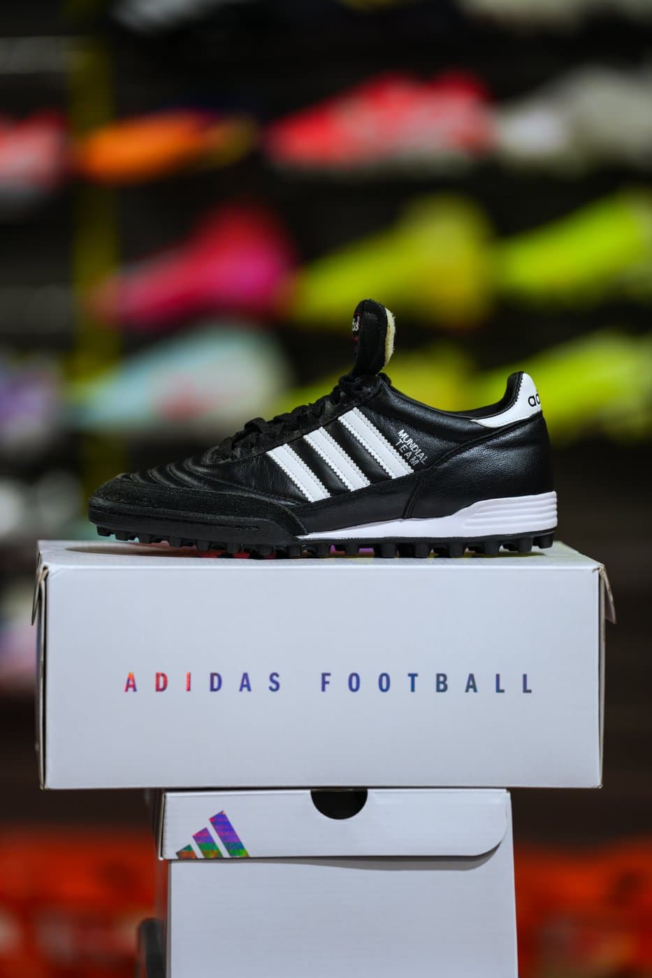 adidas Mundial Team
